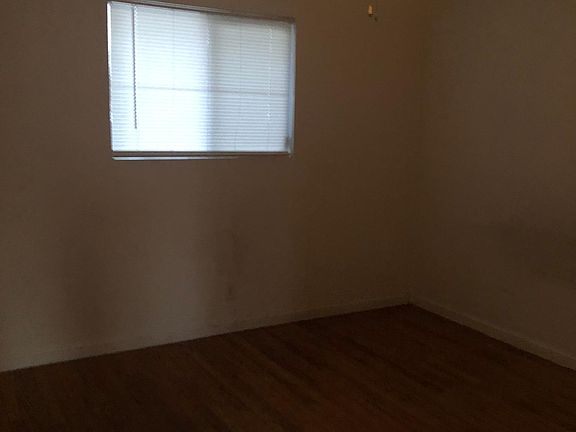 3rd image of 5032 E Hobart Ave