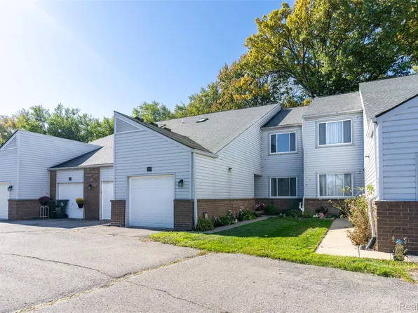 737 Claire Pointe Dr #47, Saint Clair Shores, MI 48081