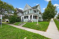 photo property thumbnail