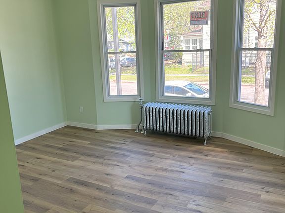 4th image of 420 Herschel St APT 2