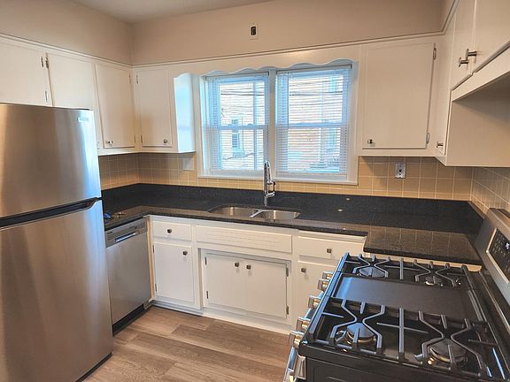 5th image of 5910 W Gunnison St #1R