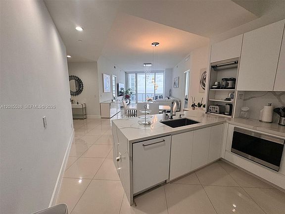 5th image of 15901 Collins Ave APT 3403