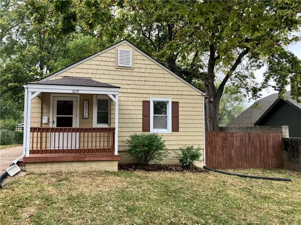 1619 S Spring St, Independence, MO 64055