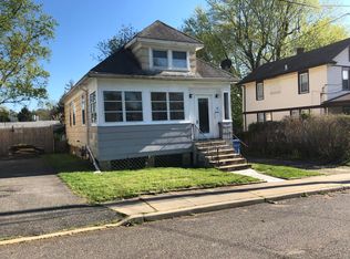 18 Cherry St, Tinton Falls, NJ 07724