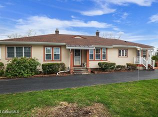 17 Middlesex Rd, East Greenbush, NY 12061