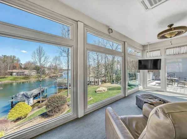 73 Windmere Trl, Moneta, VA 24121