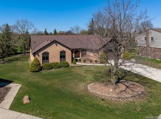 41100 White Haven Ct, Northville, MI