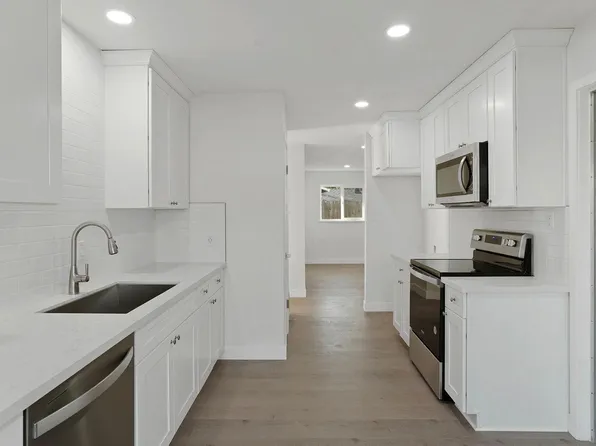 2978 Ponderosa Ln, Sacramento, CA 95815
