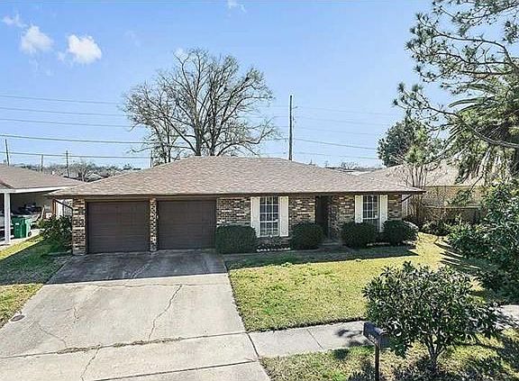 3rd image of 3105 Mary Dr