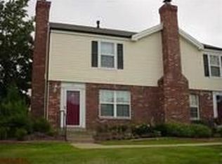 33 Woodlake Ct, Lake St Louis, MO 63367