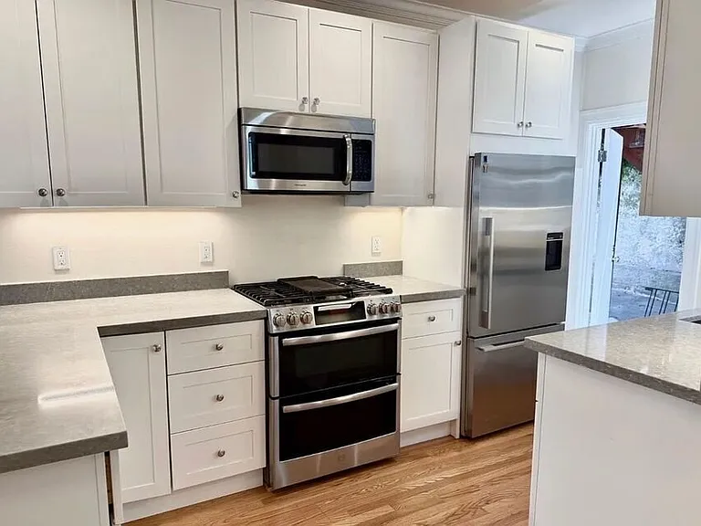 72 Pearl St — Photo 3