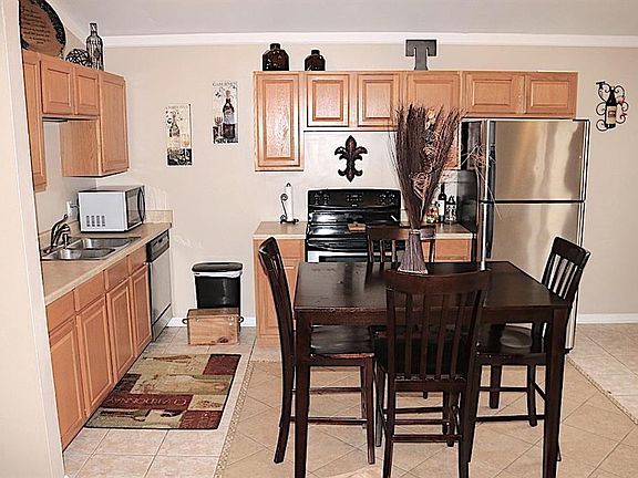 5th image of 1703 Fox Run Dr
