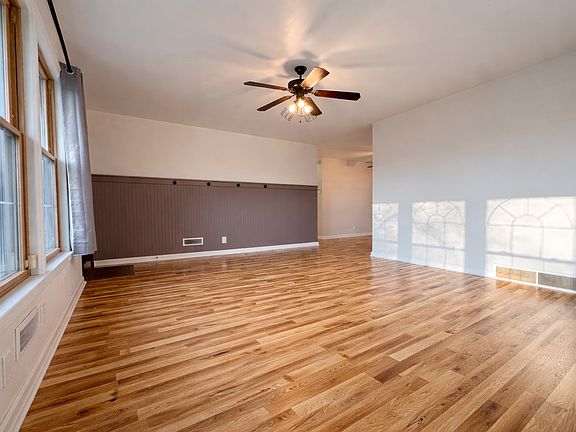 3rd image of 3305 Cawein Way