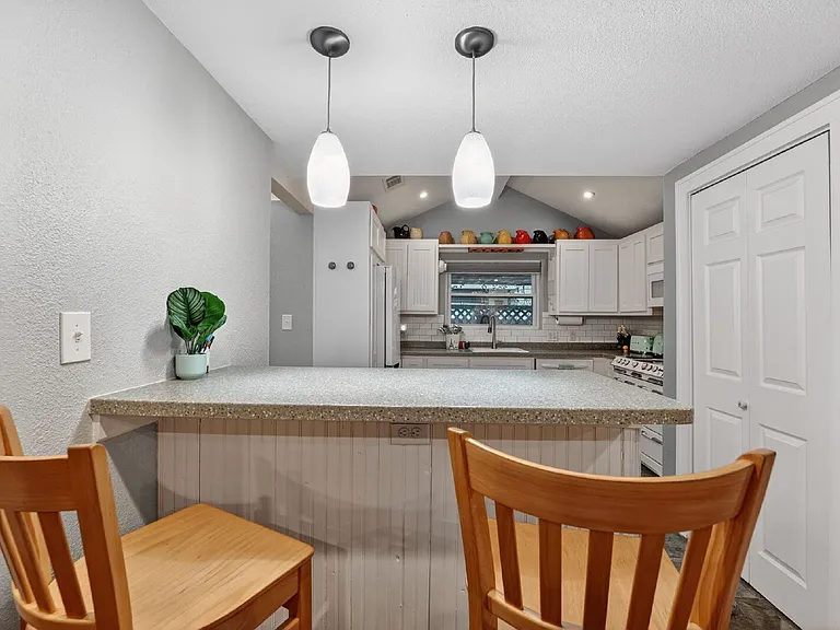 4525 Avenue B — Photo 15