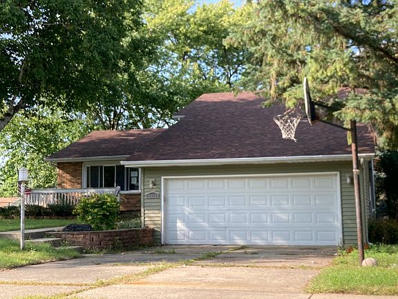 2nd image of 2055 Bradford Ln