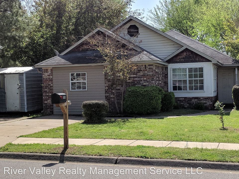 1st image of 1006 N University Dr