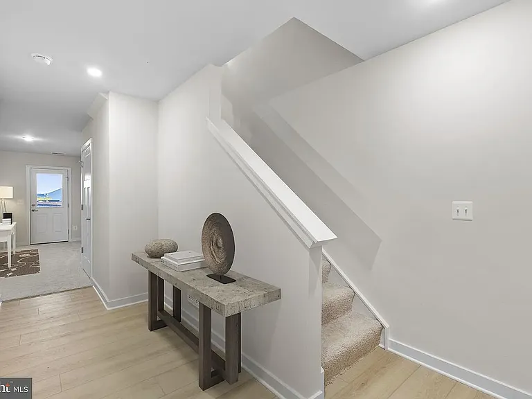 319 Huntwell West Blvd — Photo 17