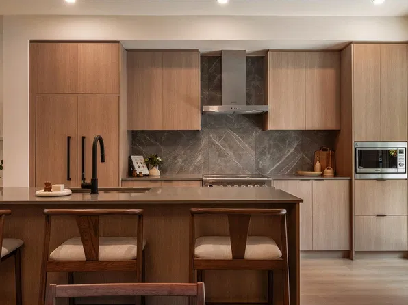 934 Lytton St #103, North Vancouver, BC V7H 2A5