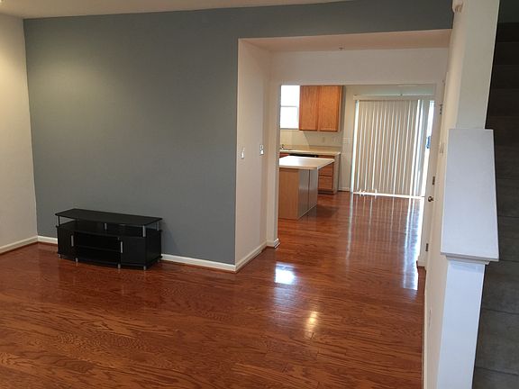 5th image of 634 Wye Oak Dr