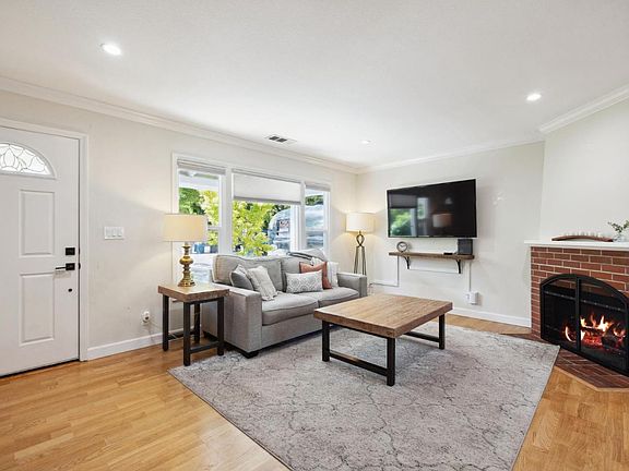 5th image of 1613 Silver Ave