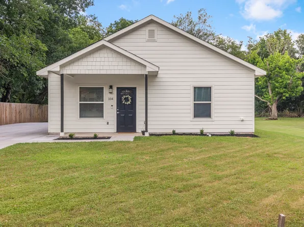 104 Katy St, Cleburne, TX 76031