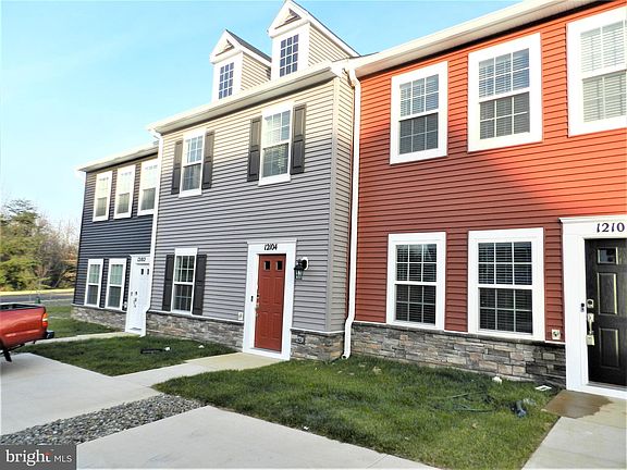 2nd image of 12104 Bowling Farm Ln