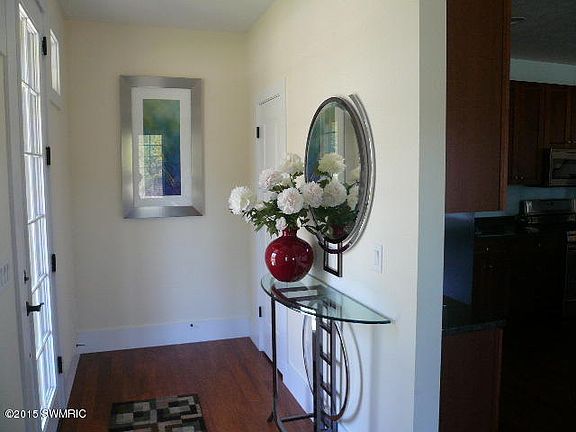 5th image of 21929 Hilltop Cir #20