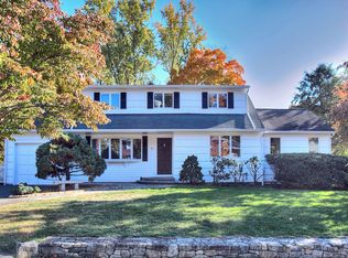 9 Loren Ln, Westport, CT 06880