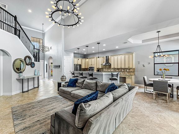 5th image of 10175 Cameilla Street