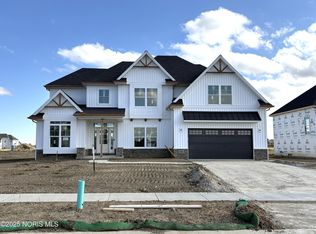 1002 Ellesmere Dr, Perrysburg, OH 43551