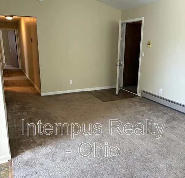 3835 Indian Run Dr #4 — Photo 4