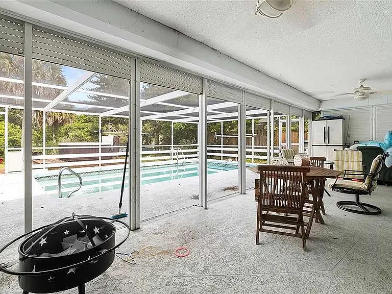 1346 Waterside St — Photo 3