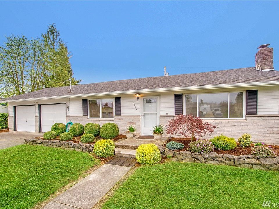 1st image of 2228 Lowell Pl