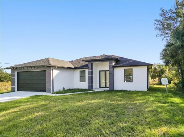 3515 69th St W, Lehigh Acres, FL 33971