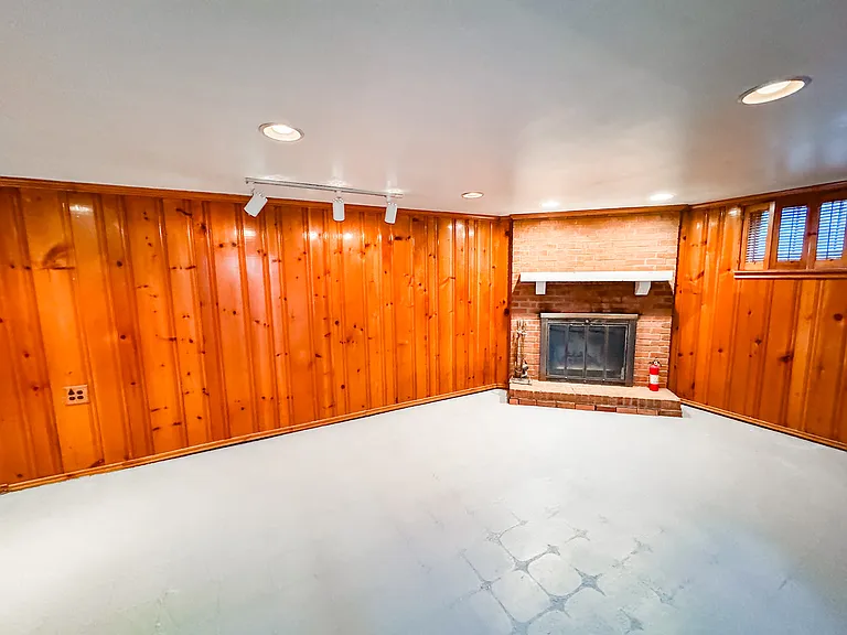 425 Marianna Dr — Photo 16