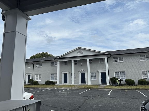 5th image of 13000 S Tryon St #15555157