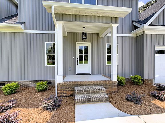 3rd image of 112 Whippoorwill Ct