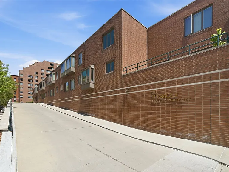 802 S Plymouth Ct #1 — Photo 17