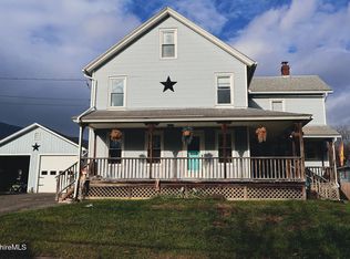 9 Beecher St, Adams, MA 01220