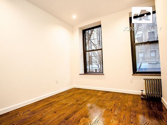 3rd image of 175 Thompson St #56