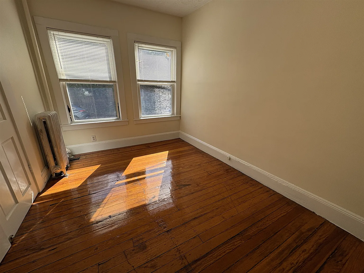 1 bed, 500 sqft, $2,400 — Photo 2