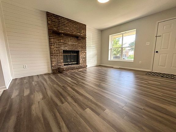 3rd image of 505 S Raven Rd