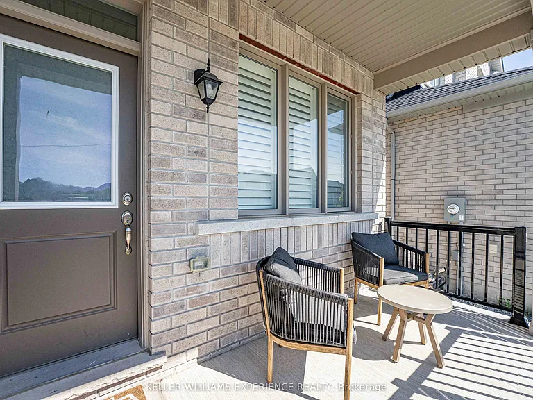 75 Wakefield Blvd — Photo 2