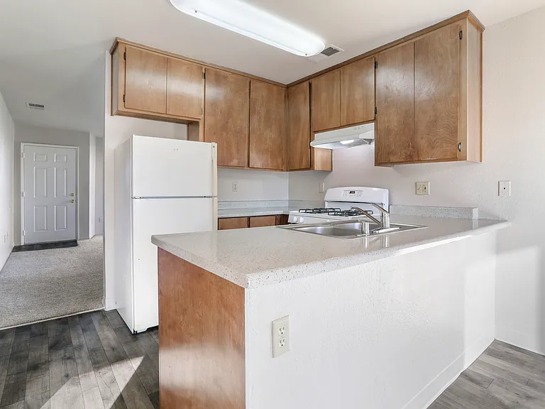 Avalon Place — Photo 6