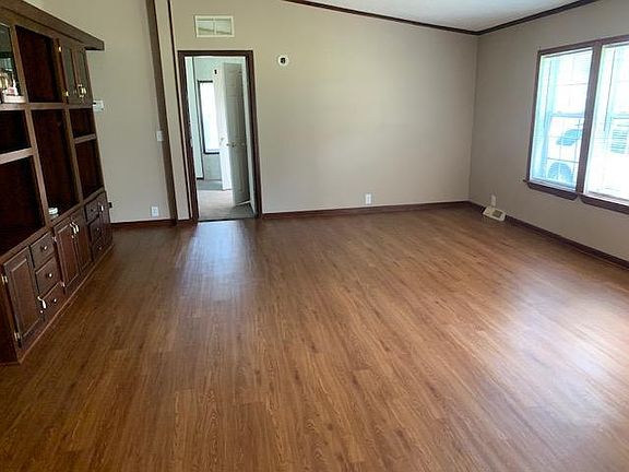 2nd image of 469 S Redman Ave