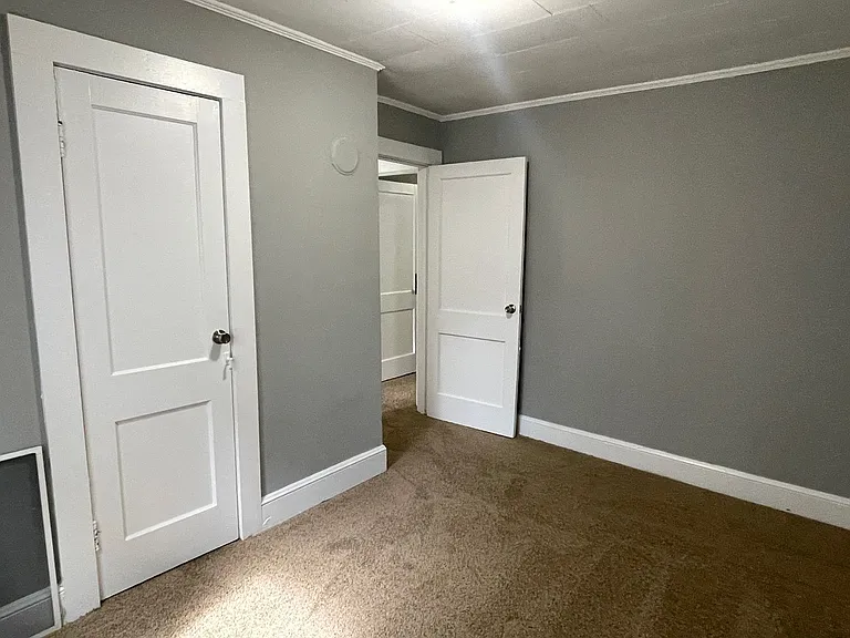 254 & 256 N Elm St — Photo 10