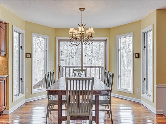 4th image of 6568 Thorntree Dr