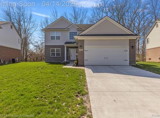 14004 Arlene Ln, Belleville, MI