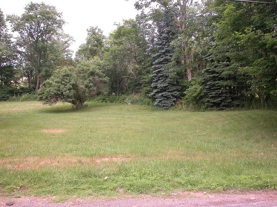 2nd image of 861 Maple Ave