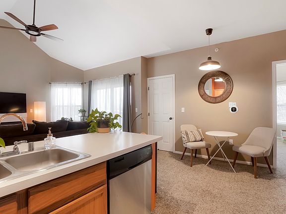 5th image of 2430 W 82nd Pl Unit 3A